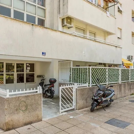 Luce And Antonio Σπλιτ