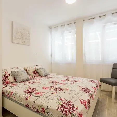 Διαμέρισμα Luce And Antonio *