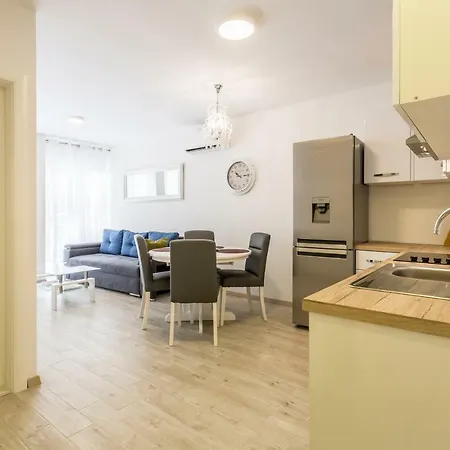 Luce And Antonio Apartman