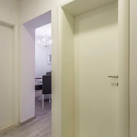 Luce And Antonio Apartman